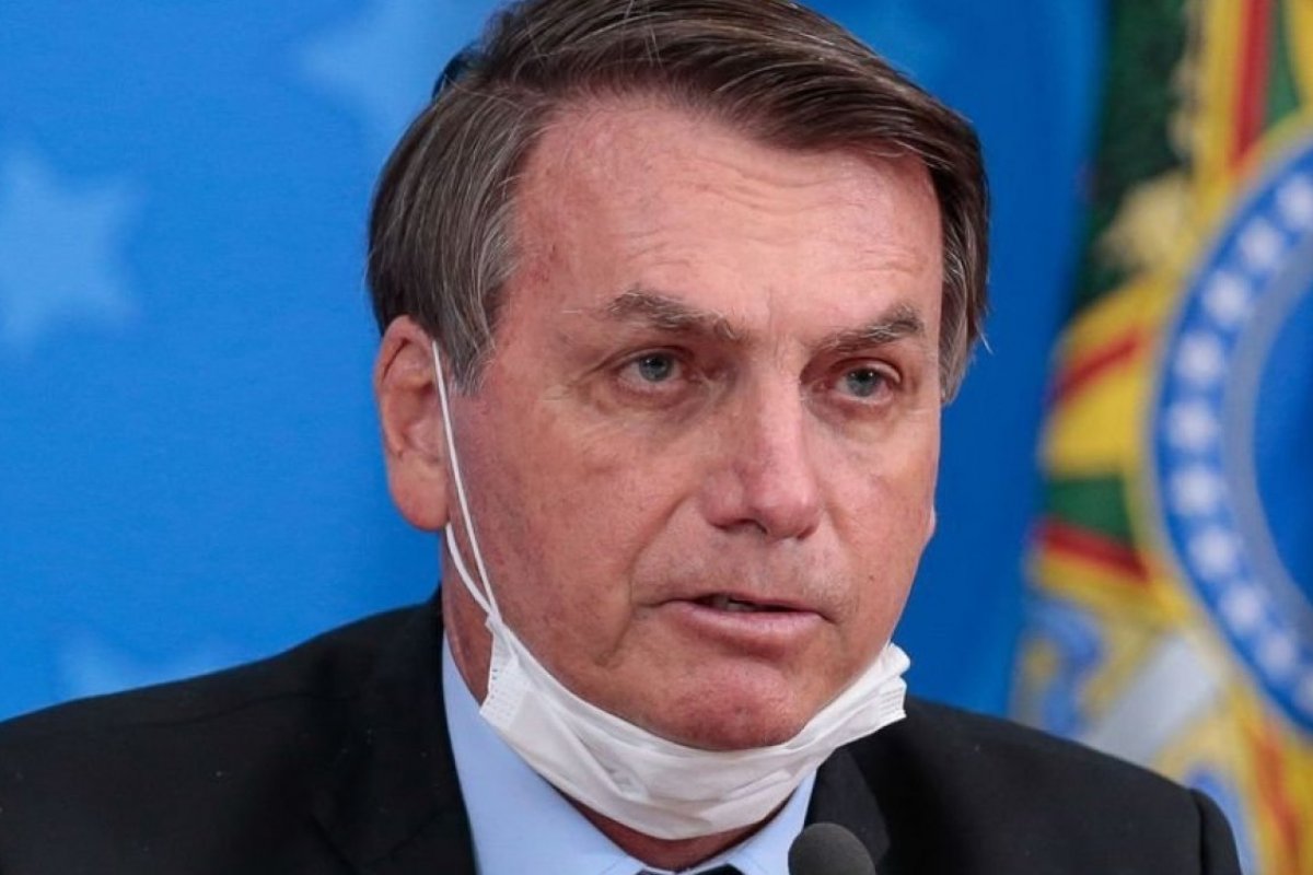 Bolsonaro volta a falar de fraude na eleição de 2014 e diz que apresentará provas "na semana que vem"