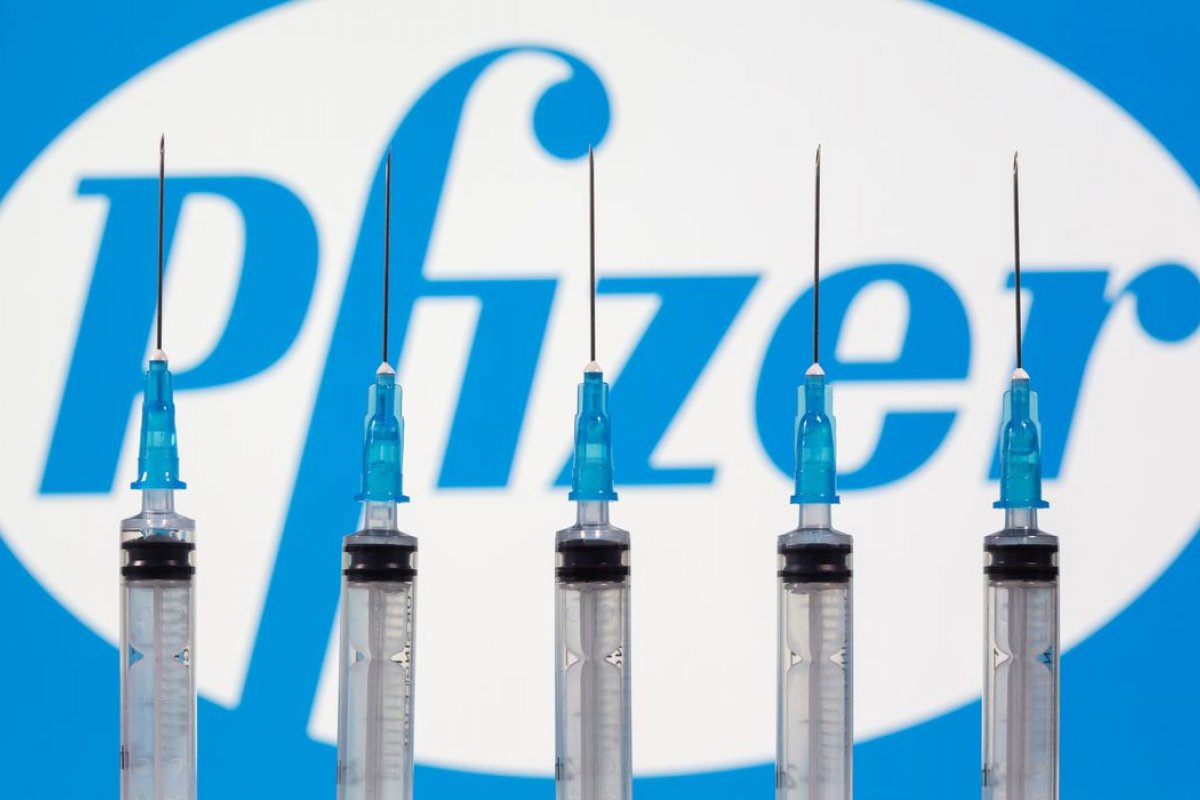 Pfizer vai entregar 1 milhão de doses por dia ao Brasil