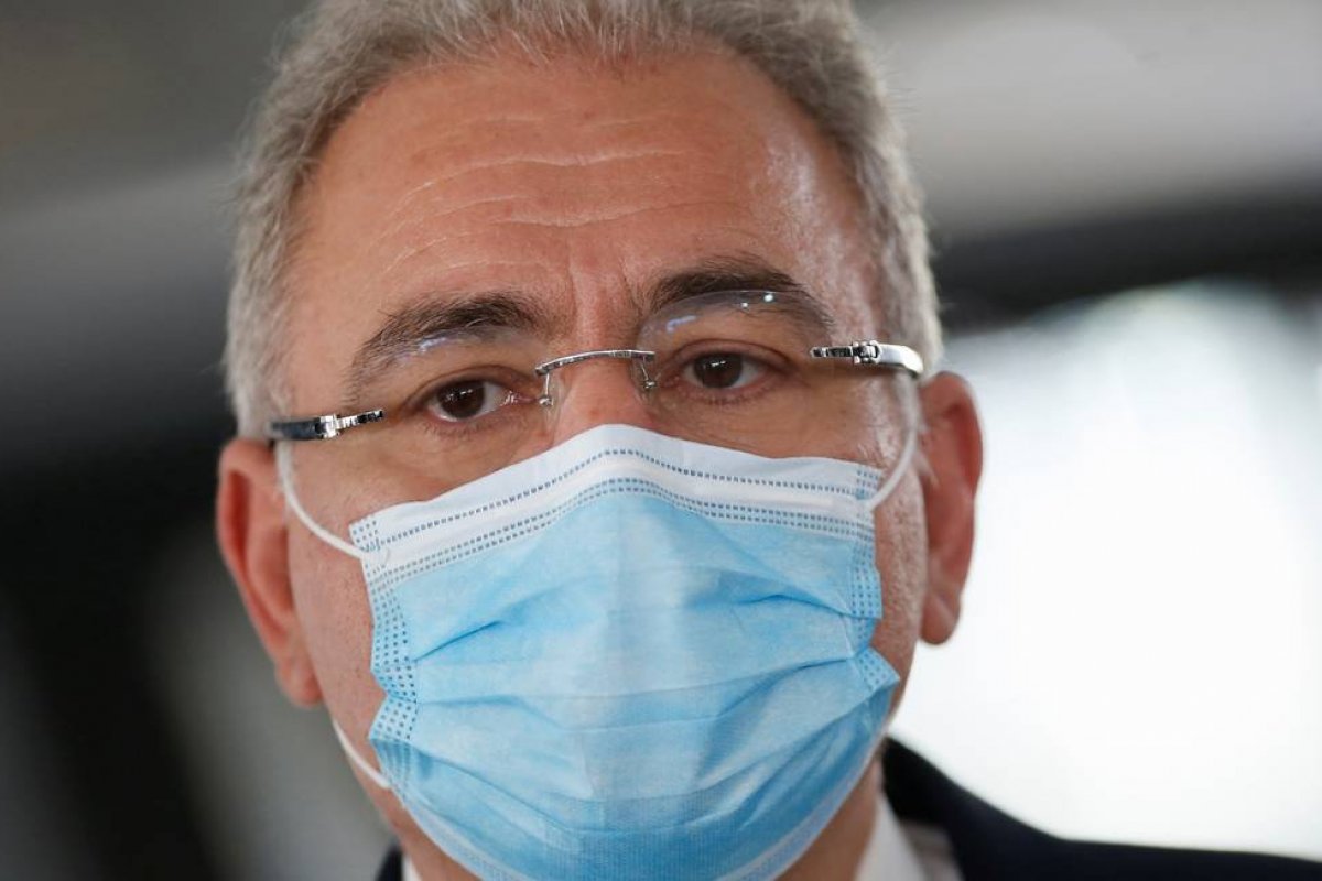 Estados que fazem fronteiras com outros países receberão doses extras de vacina contra covid, diz Queiroga