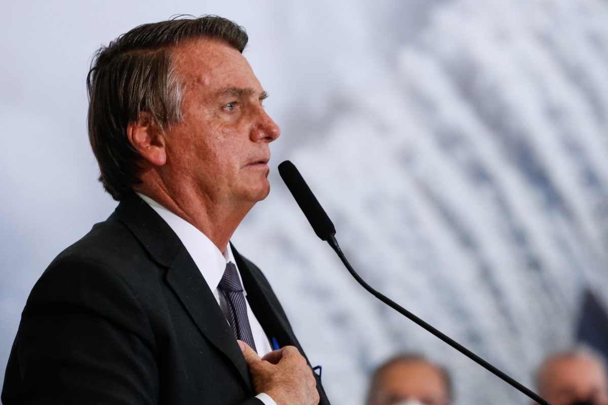 Eleições no Peru: Bolsonaro cumprimenta Pedro Castillo