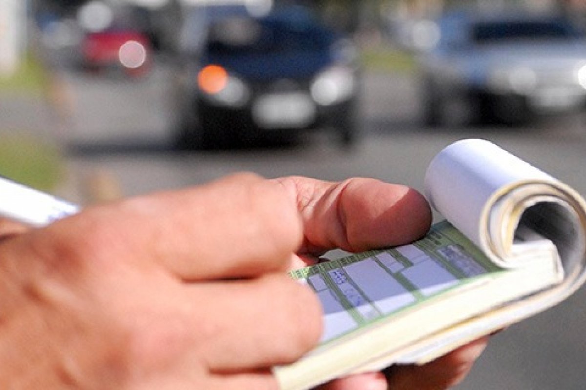 Facilitar o parcelamento de multas de trânsito