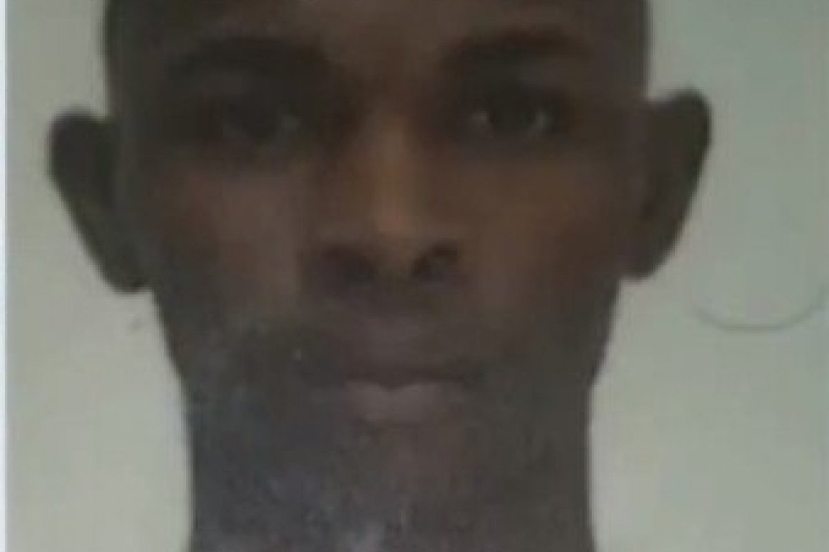 Corpo de jovem que sumiu após entrar em mar do sul da BA para buscar bola é encontrado