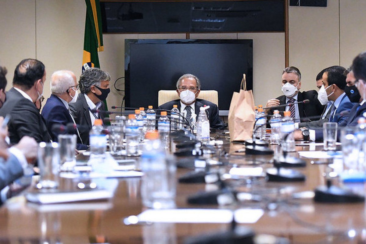 Prefeitos pedem crédito de R$ 5 bilhões para transporte público ao Ministério da Economia