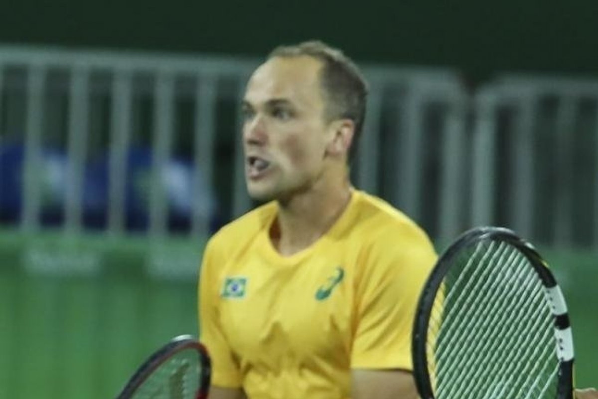 Tenista Bruno Soares está fora dos Jogos Olímpicos após ser diagnosticado com apendicite