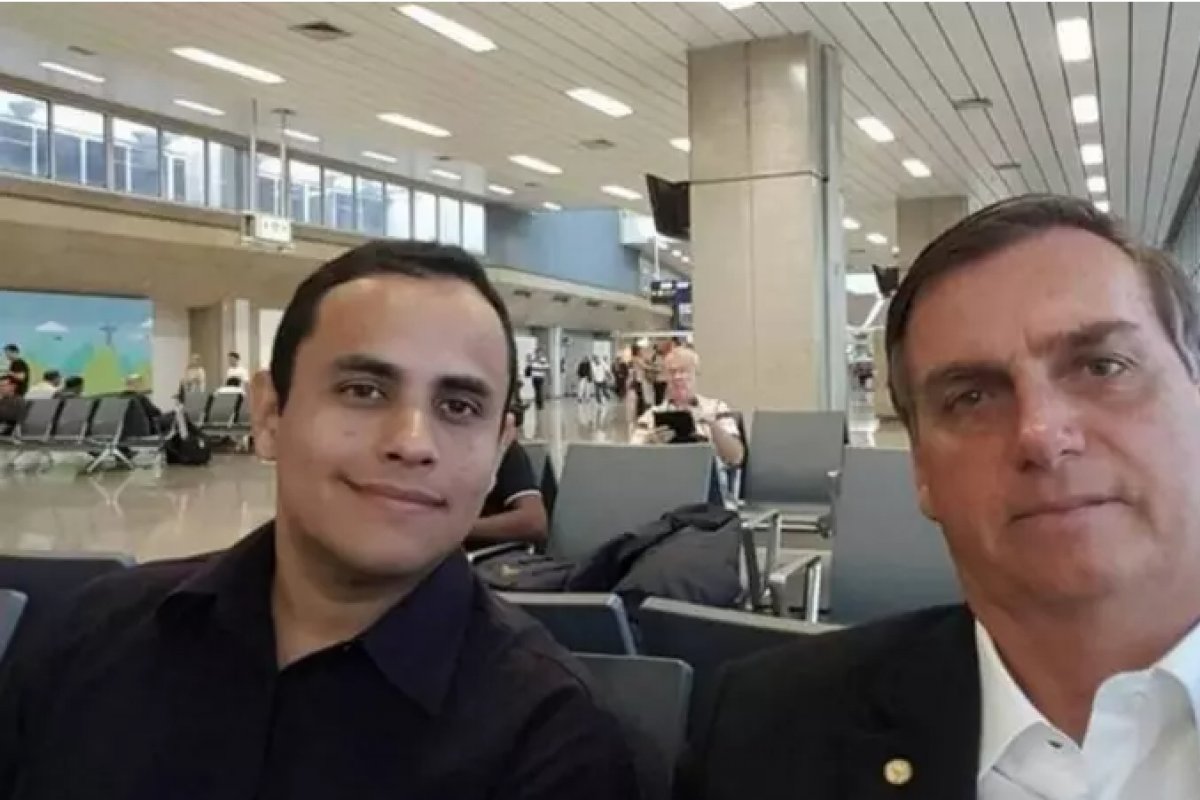 Assessor de Bolsonaro registra boletim por tentativa de estelionato