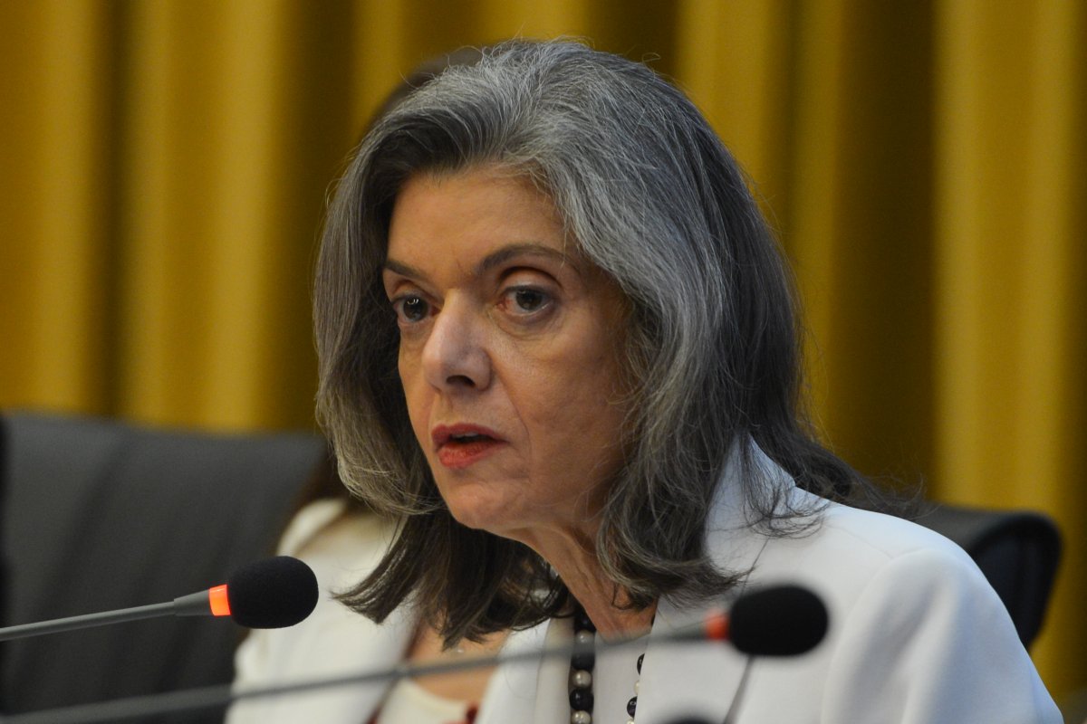 Cármen Lúcia nega pedido para Lira analisar impeachment de Bolsonaro