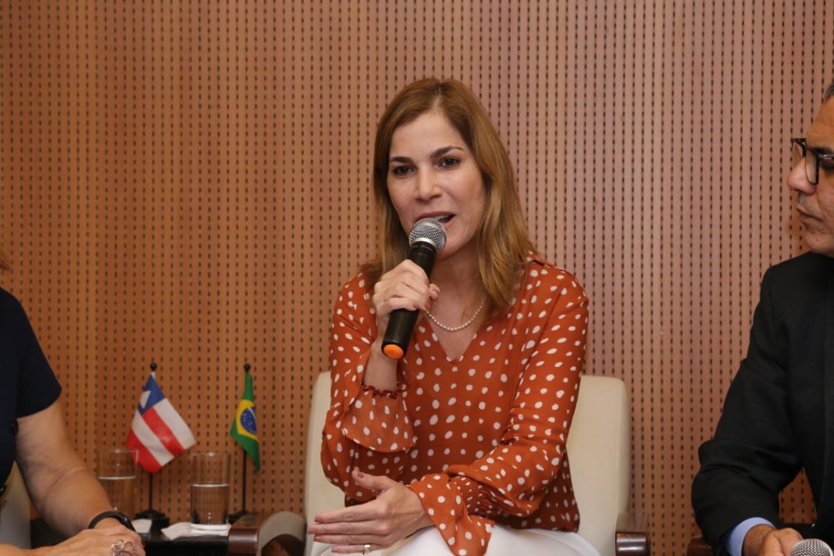 Exclusivo: "É uma guerra político-ideológica", diz Mayra Pinheiro sobre críticas a tratamento precoce