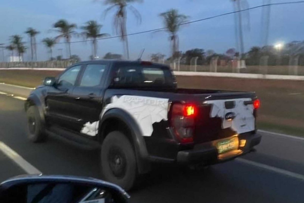 Ford Ranger Raptor está em testes no Brasil