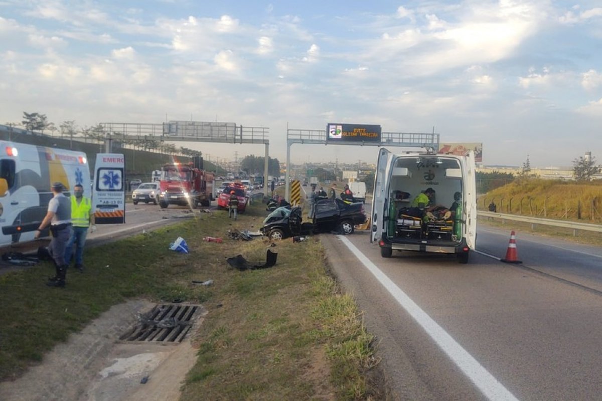 Casal de idosos é atropelado ao tentar atravessar rodovia para ver corpo de sobrinha morta