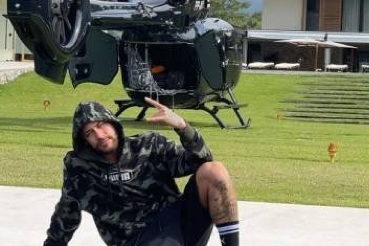 Neymar ostenta em sua mansão em Mangaratiba um helicóptero de R$ 15 milhões