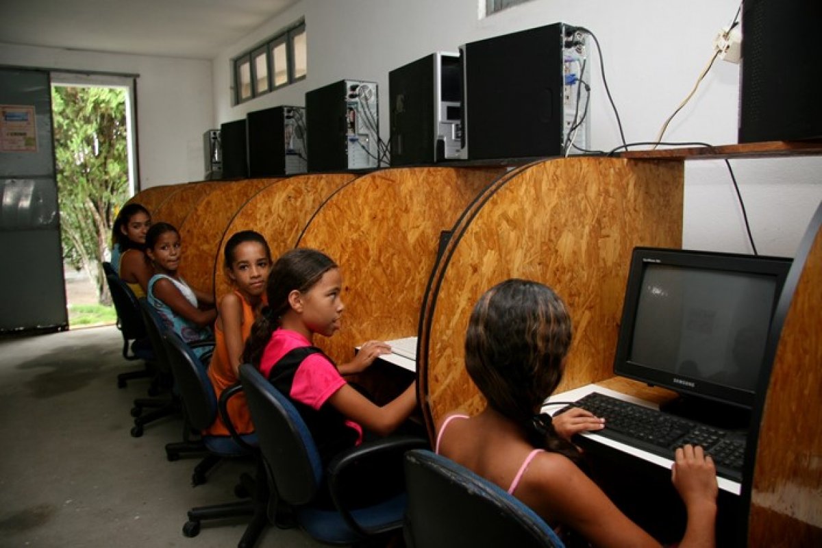 Dinamarca tem 99% da população com internet; Brasil é o 33° da lista, diz relatório