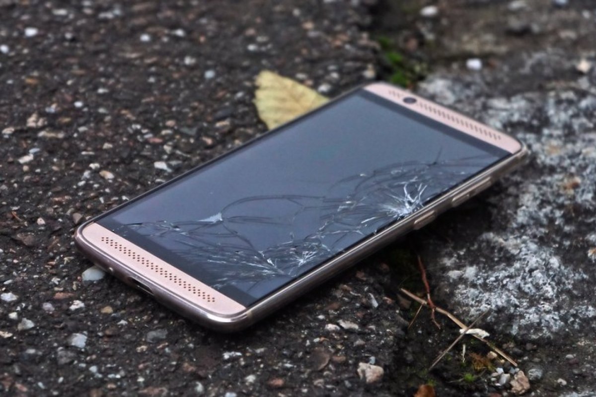 Cientistas desenvolvem tela de celular que regenera sozinha