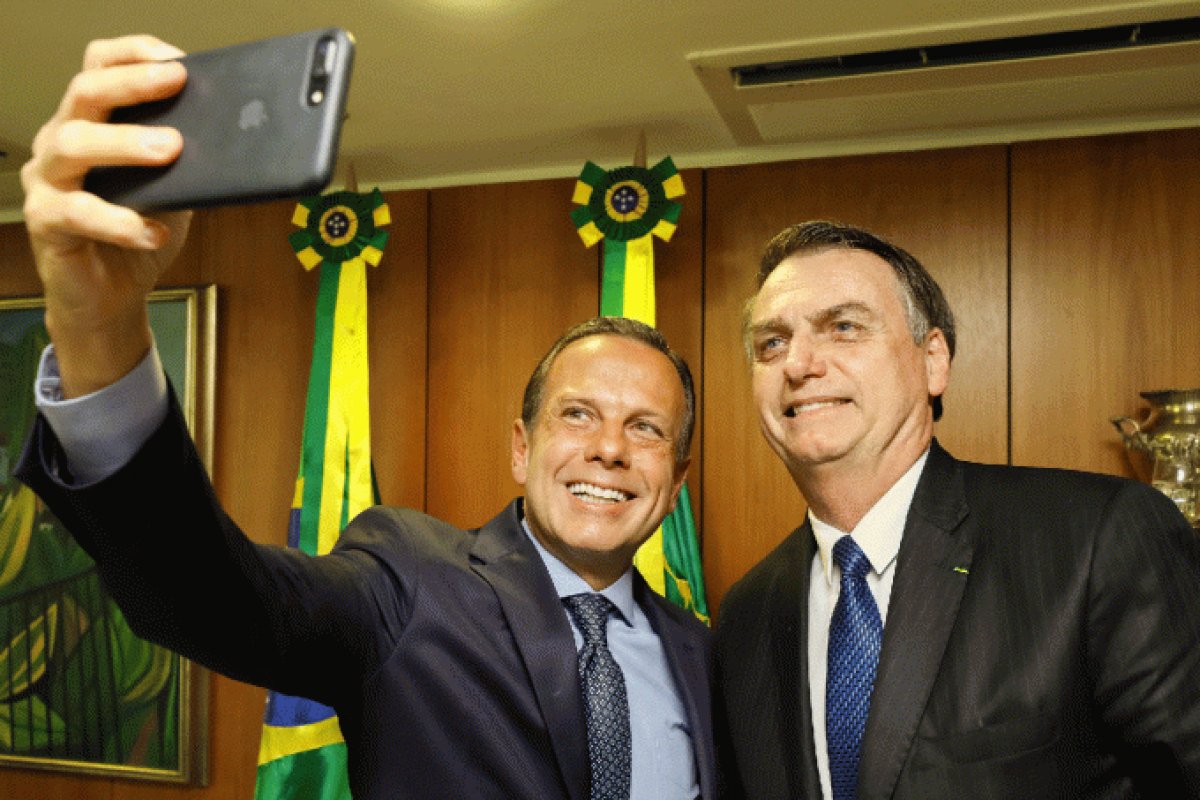 'Desinformado' e 'alienado': Doria rebate suspeitas de Bolsonaro sobre Butantan