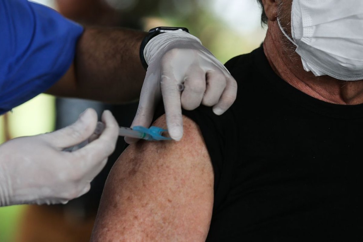 Covid-19: mais de 72 mil pessoas são vacinadas com a primeira dose na Bahia