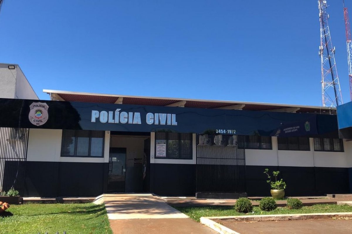 Polícia é acionada para conter briga de homens que não sabiam que viviam relação 'poliafetiva' com mulher, em MS