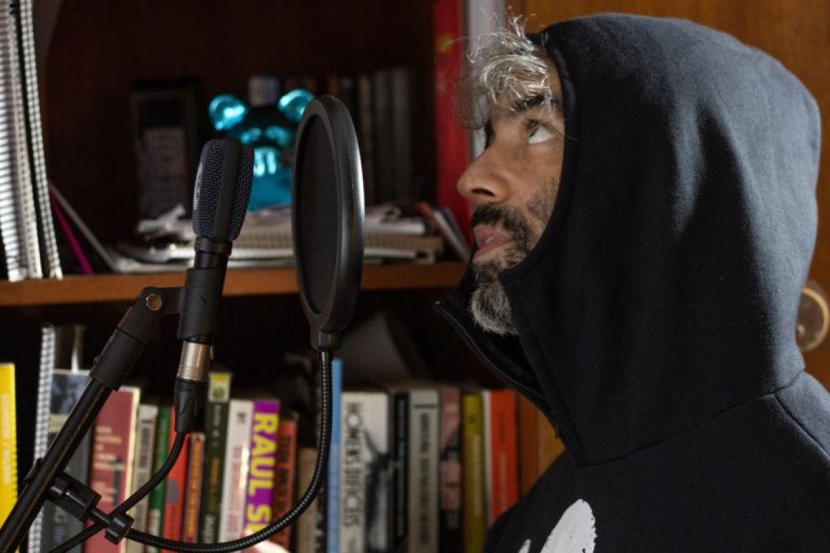 Sonora Fantasma estreia com o visual 'Adeus Mundo Véio'