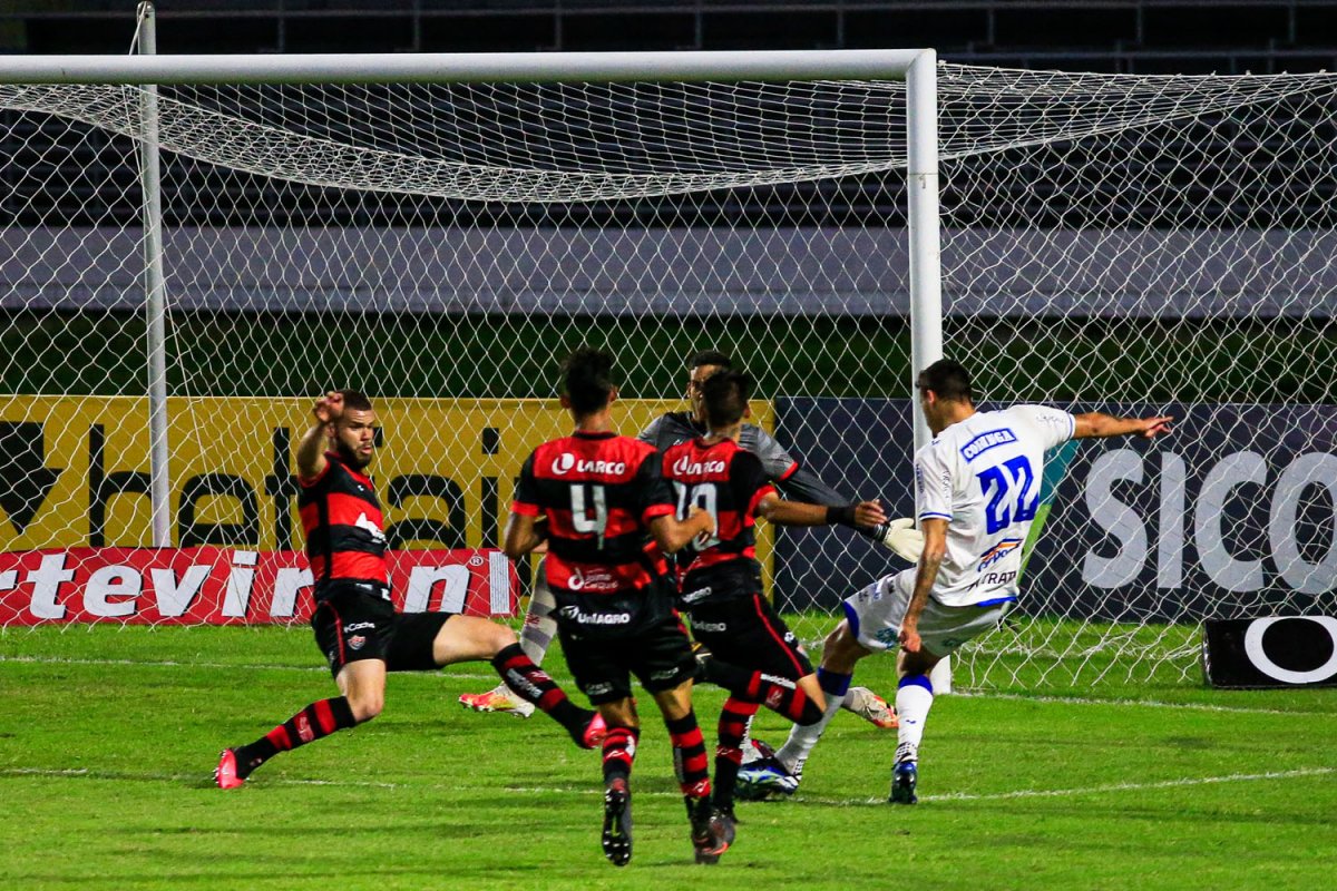 Vitória perde para o CSA e segue sem vencer fora de casa pela Série B