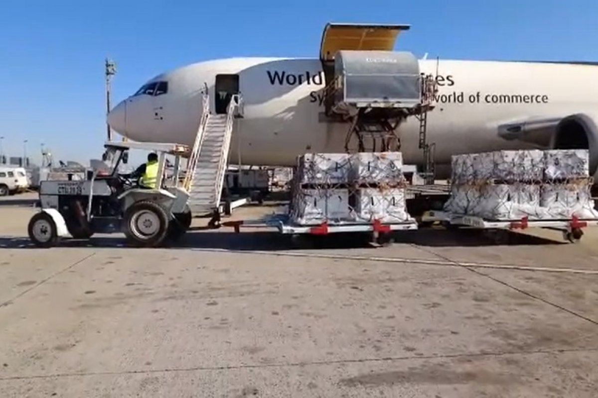 Covid: Mais de 1 milhão de doses da vacina da Pfizer chega ao Brasil