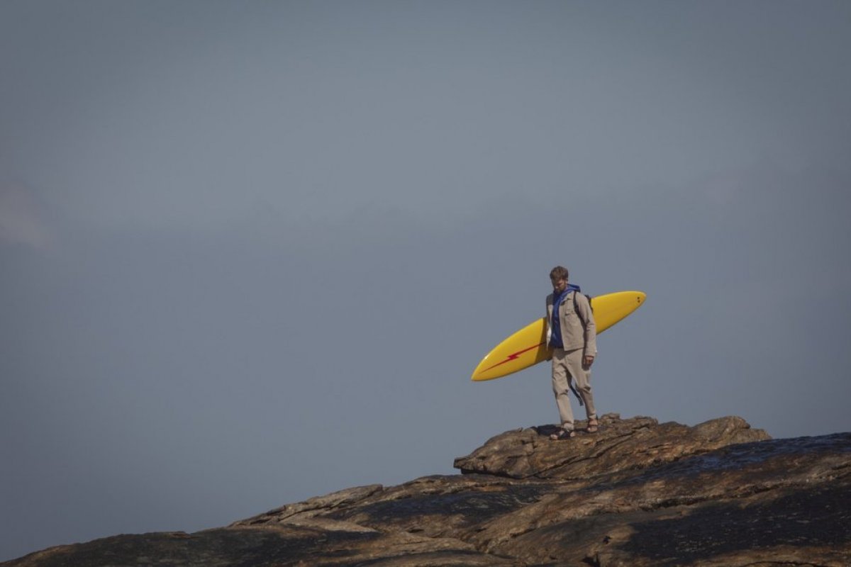 Famosa mundialmente no mercado do surf por seu icônico raio, a Lightning Bolt está de volta ao Brasil