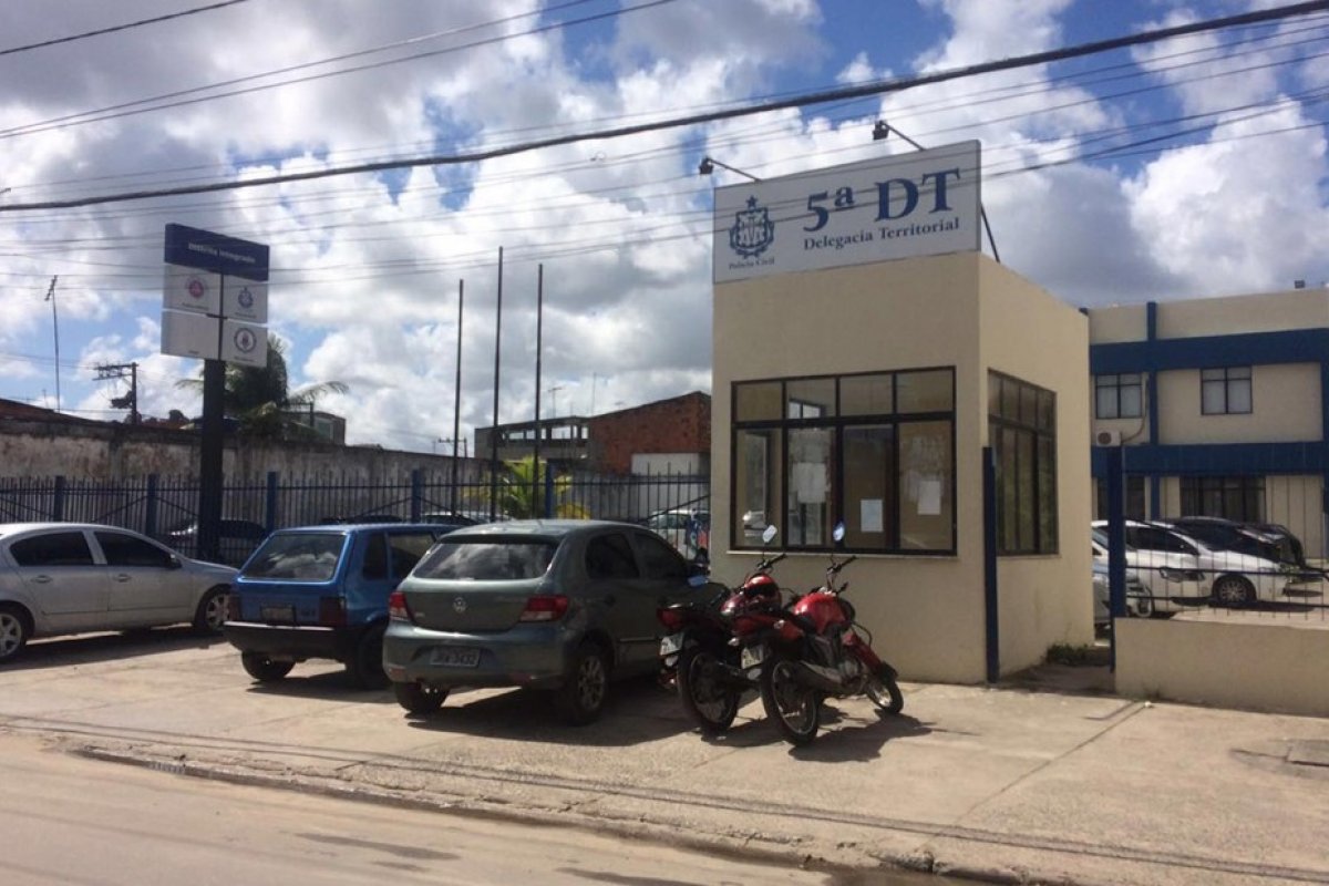 Homem é morto a tiros e pedreiro fica ferido no subúrbio da capital