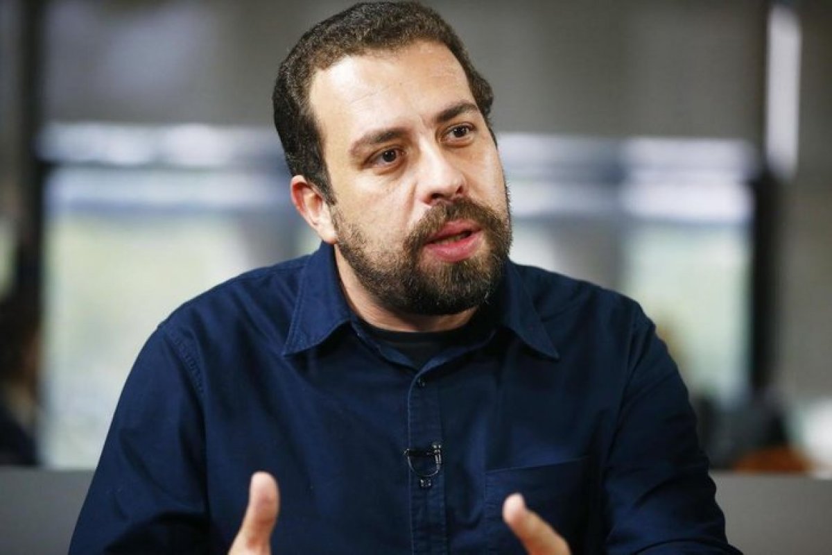 Boulos é multado por propaganda eleitoral irregular