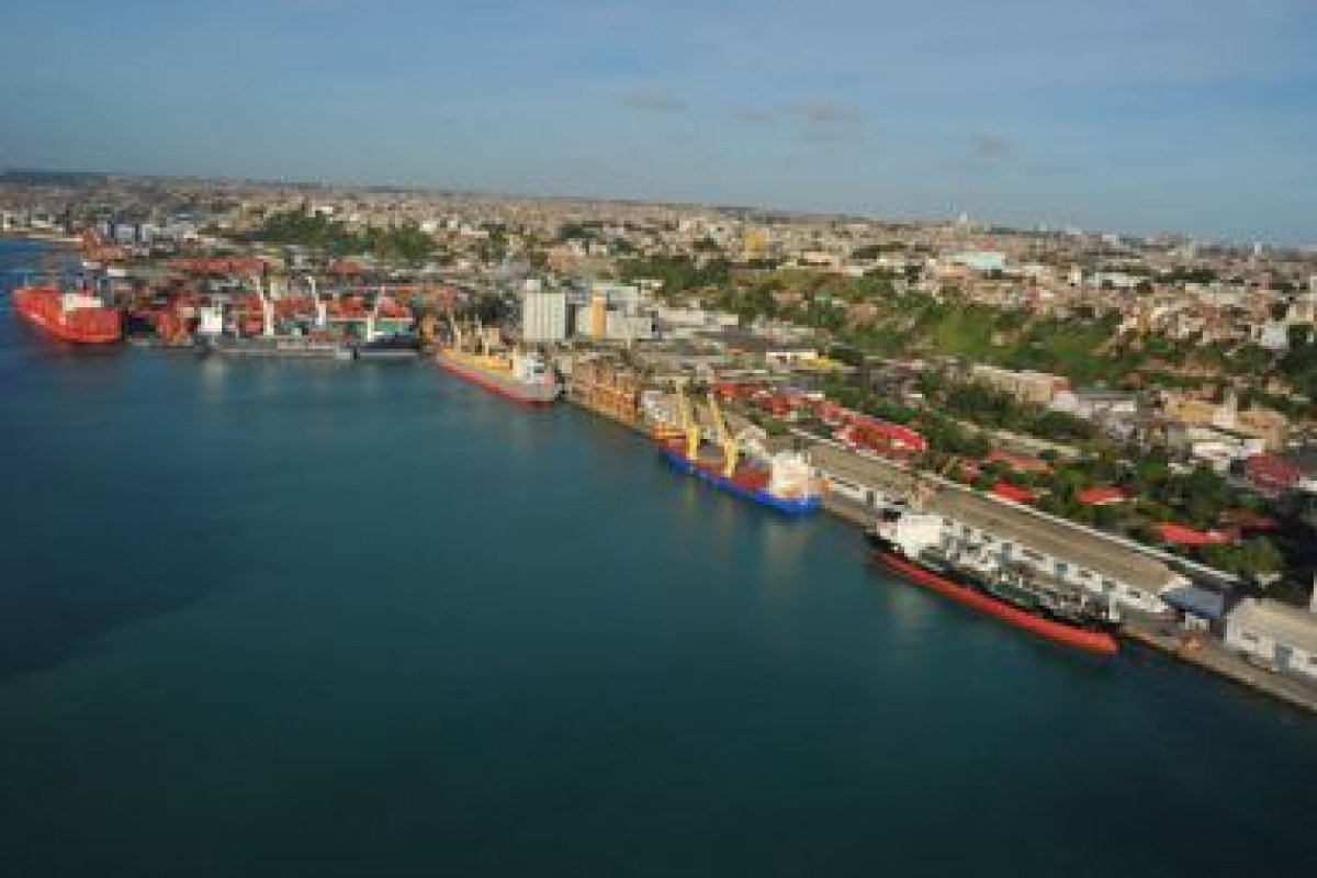 Bruno Reis quer transformar dois galpões de cargas do porto em mercadão