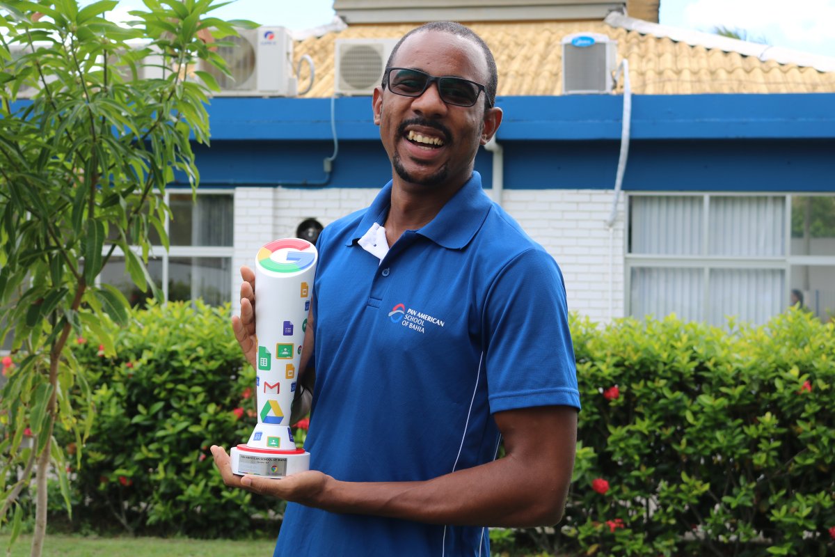 Professor baiano, selecionado para evento internacional, usa redes sociais para ajudar outros educadores a usar tecnologia na sala de aula
