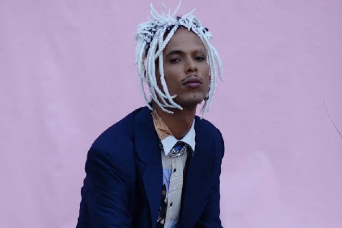 Giovani Cidreira lança álbum visual Nebulosa Baby