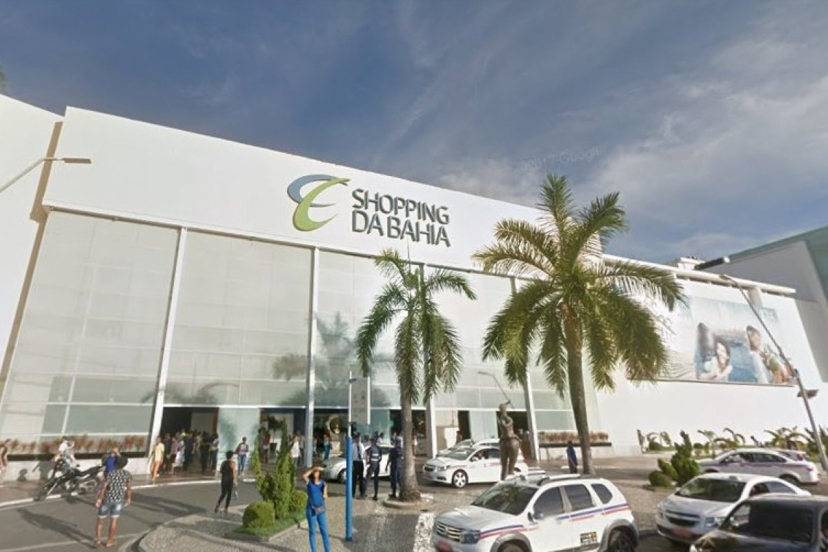 Shopping participa do dia livre de impostos