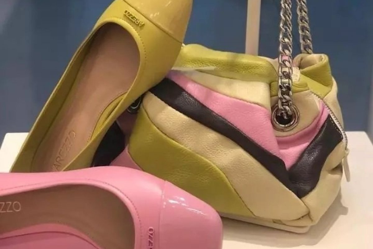 Arezzo do Shopping Paralela apresenta coleção em um  espaço totalmente repaginado