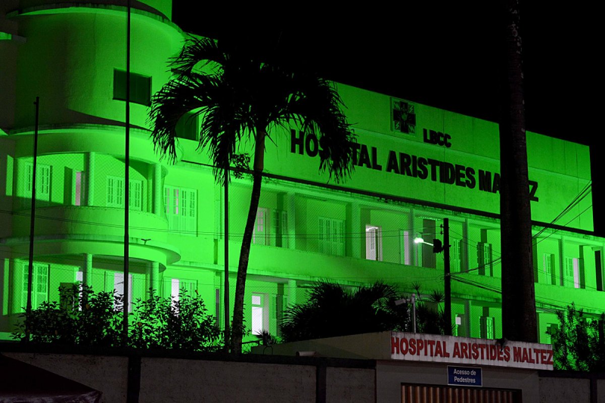 Monumentos de Salvador aderem ao Julho Verde com iluminação especial