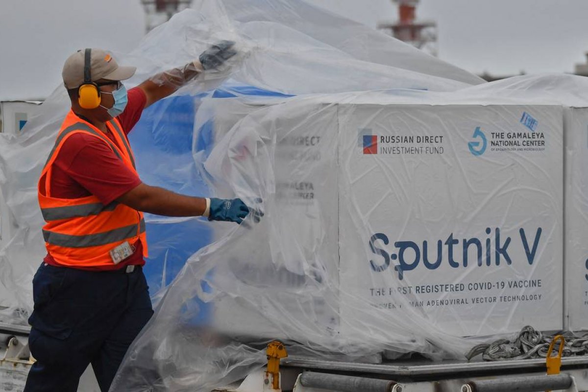 Rússia suspende envio de vacina Sputnik V ao Nordeste