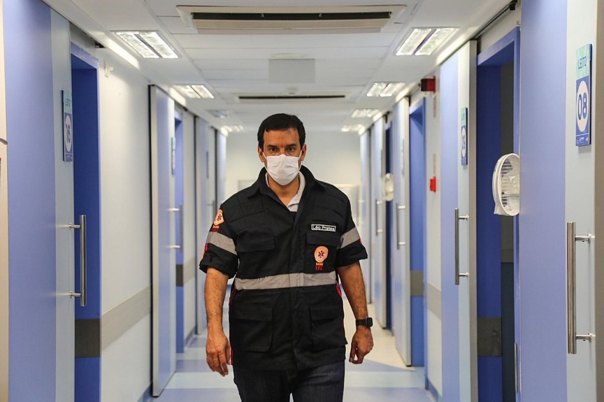 Leo Prates defende Coronavac usando Chile como exemplo: “Vacina boa é vacina no braço”