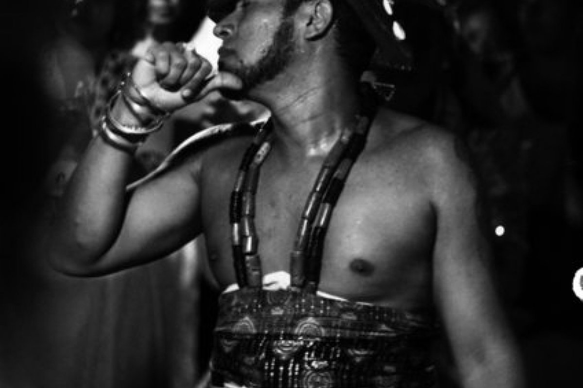 Casa do Mensageiro lança mini documentário "Esù, o sagrado no caos" em agosto