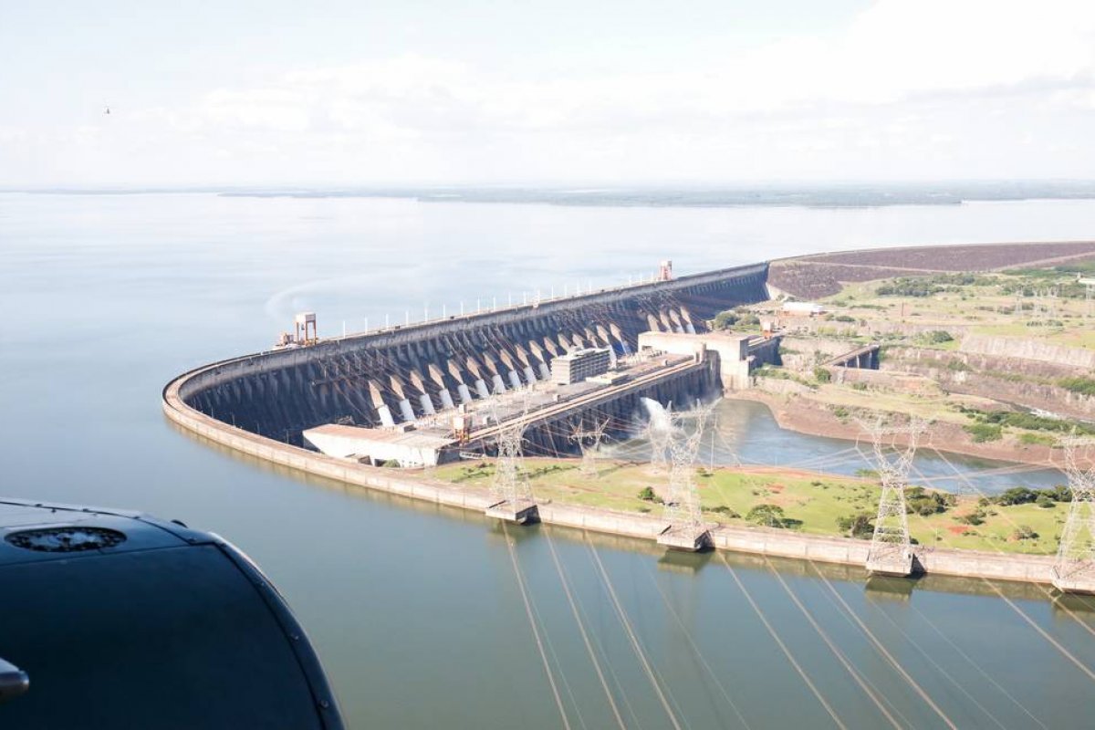 Crise hídrica ameaça escoamento de 'commodities' e pode ter impacto mundial