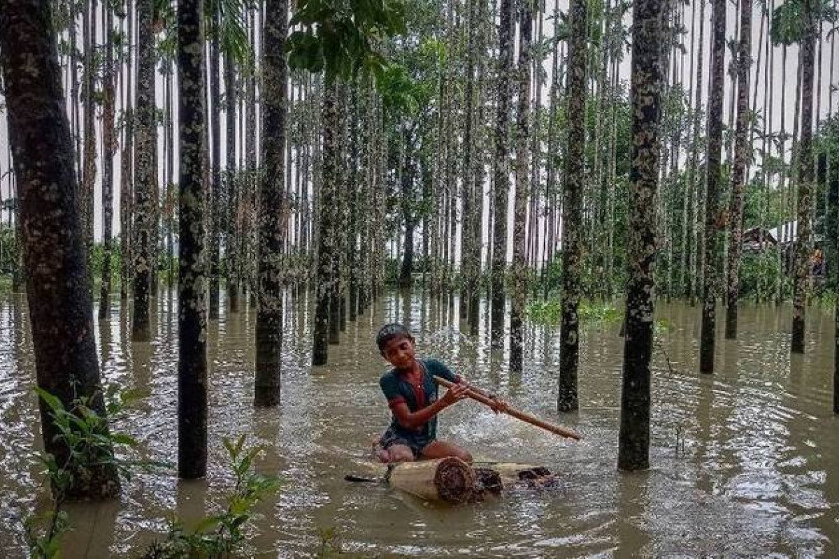 Inundações em Bangladesh causa 20 mortes e deixa 300 mil pessoas desabrigadas 