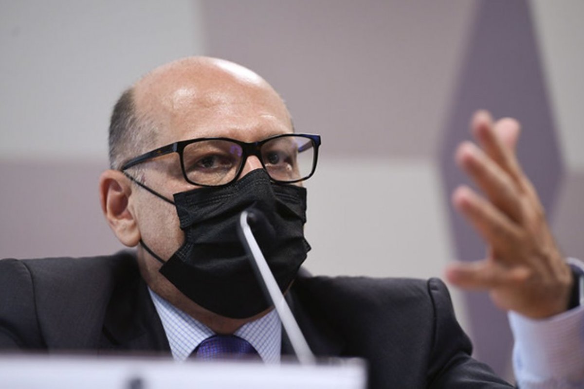 Dimas Covas crítica estudo que avaliará 3ª dose da Coronavac