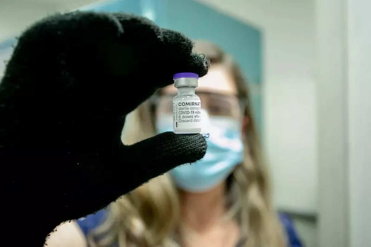 Aplicação da segunda dose adiantada ainda divide opiniões