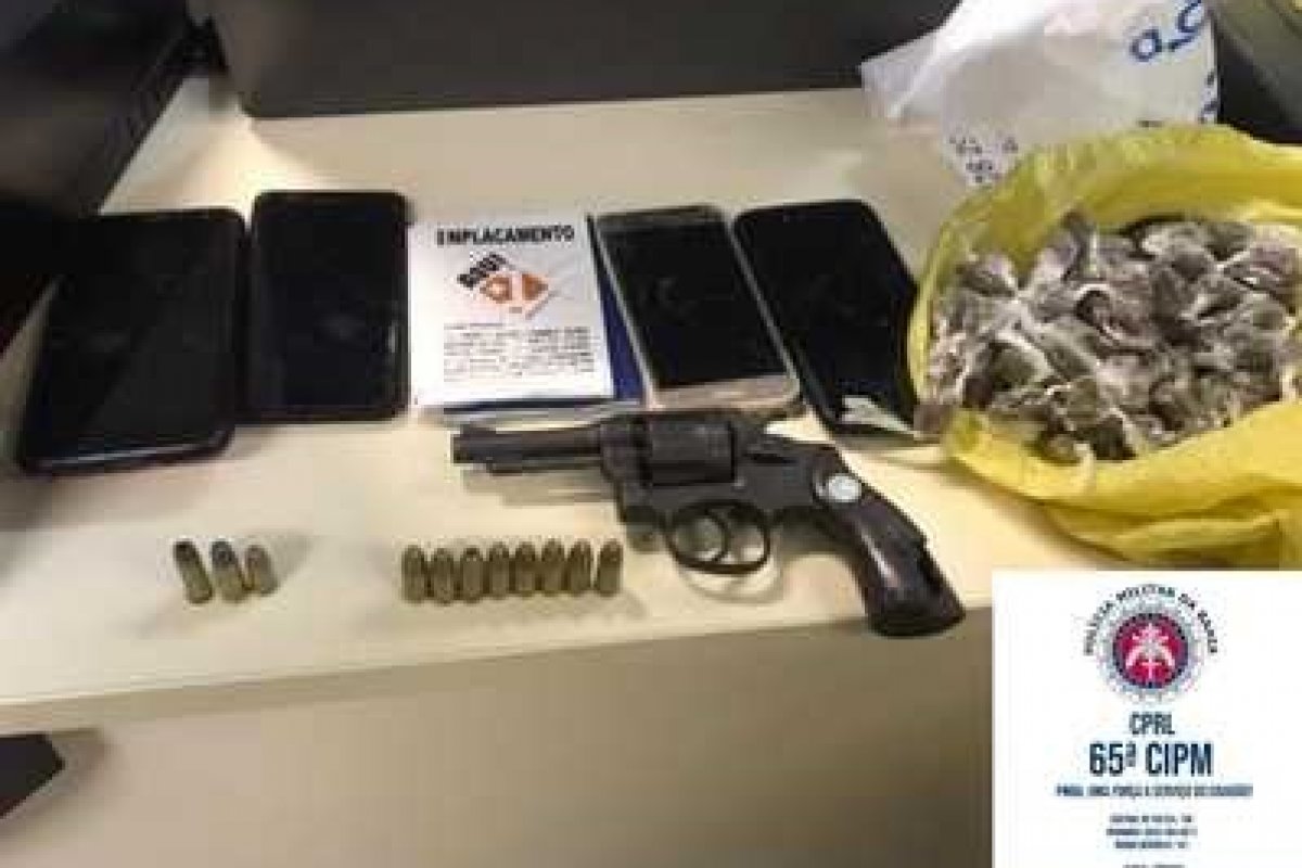 Três pessoas são presas com armas e drogas em Feira de Santana