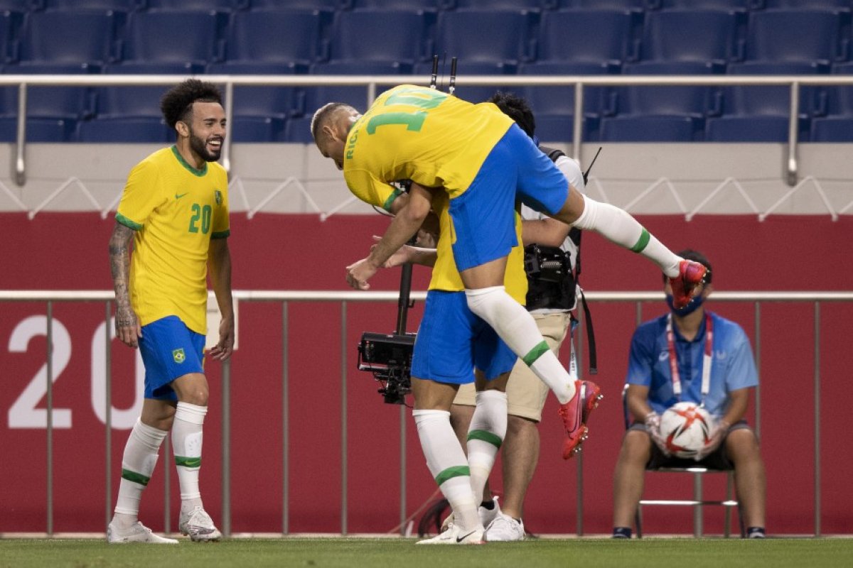 Brasil garante vaga na semifinal do futebol masculino nas Olimpíadas