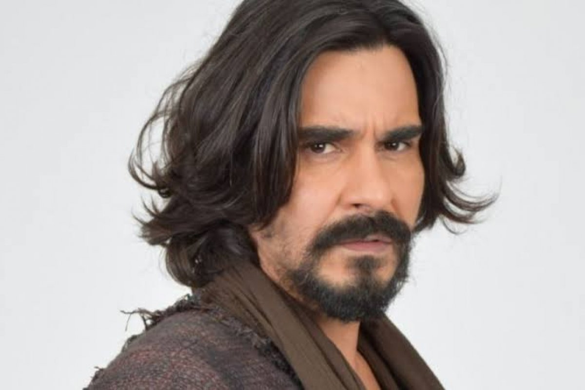 Xiiii! Justiça penhora bens de André Gonçalves por dívida de pensão