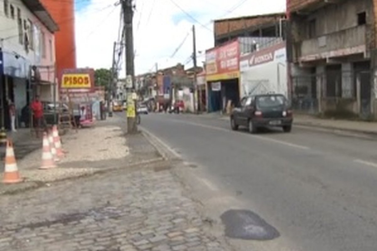 Homem achado morto dentro de carro era suspeito de tráfico de drogas