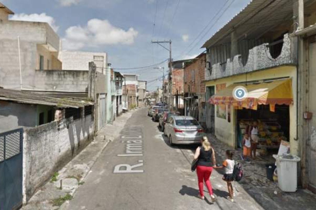 Viaturas policiais são atacadas durante briga entre facções de Salvador