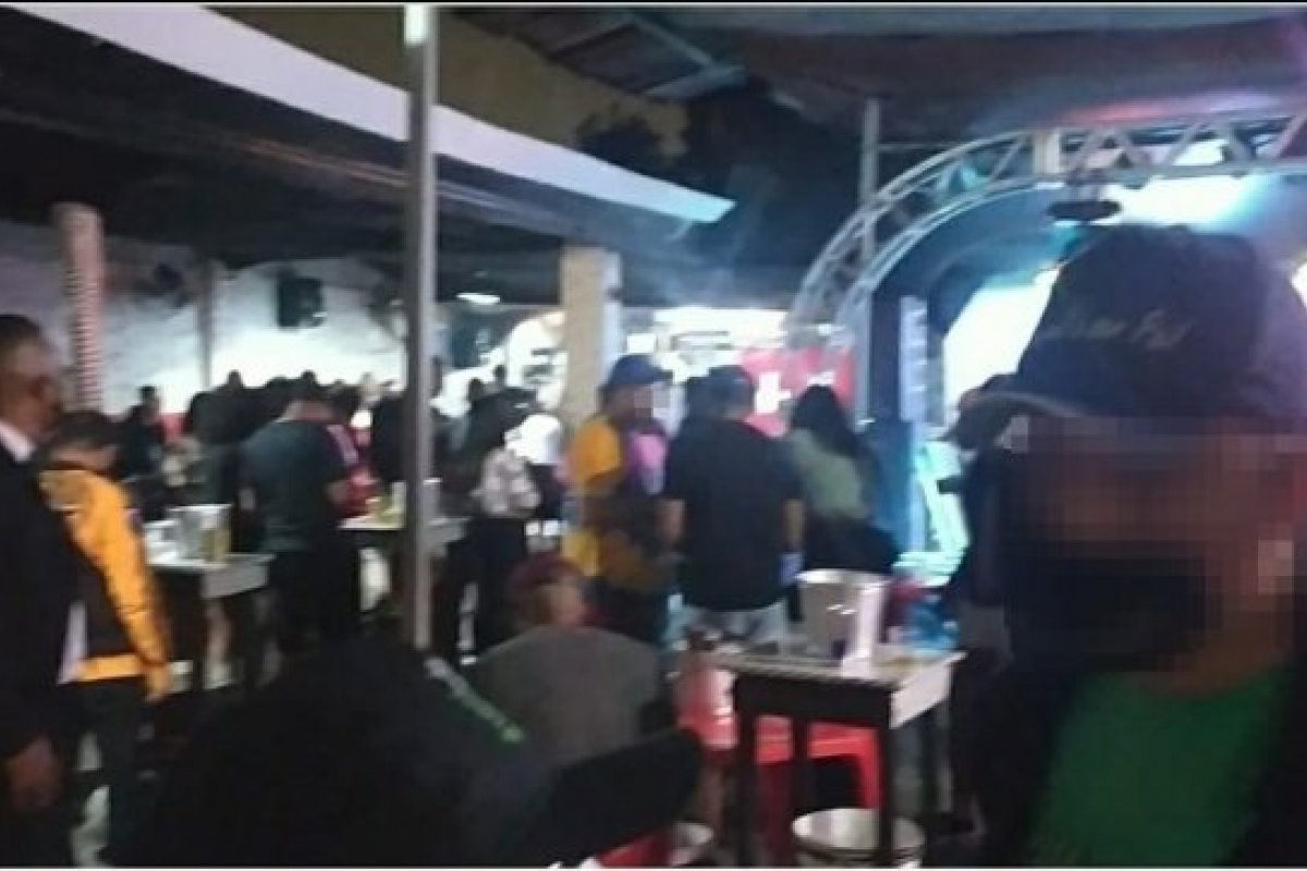 Fiscalização encerra festa com mais de 200 pessoas em Feira de Santana
