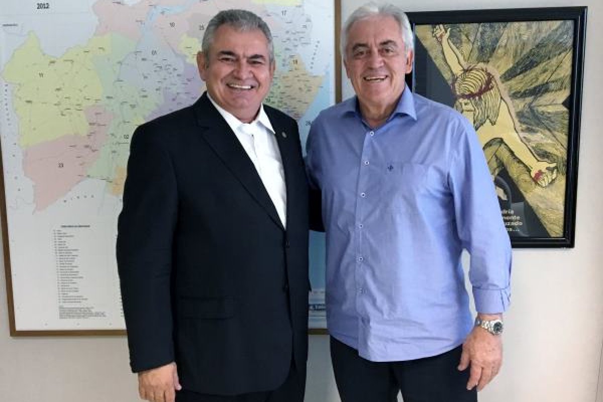 Coronel e Otto anunciam terem os celulares clonados