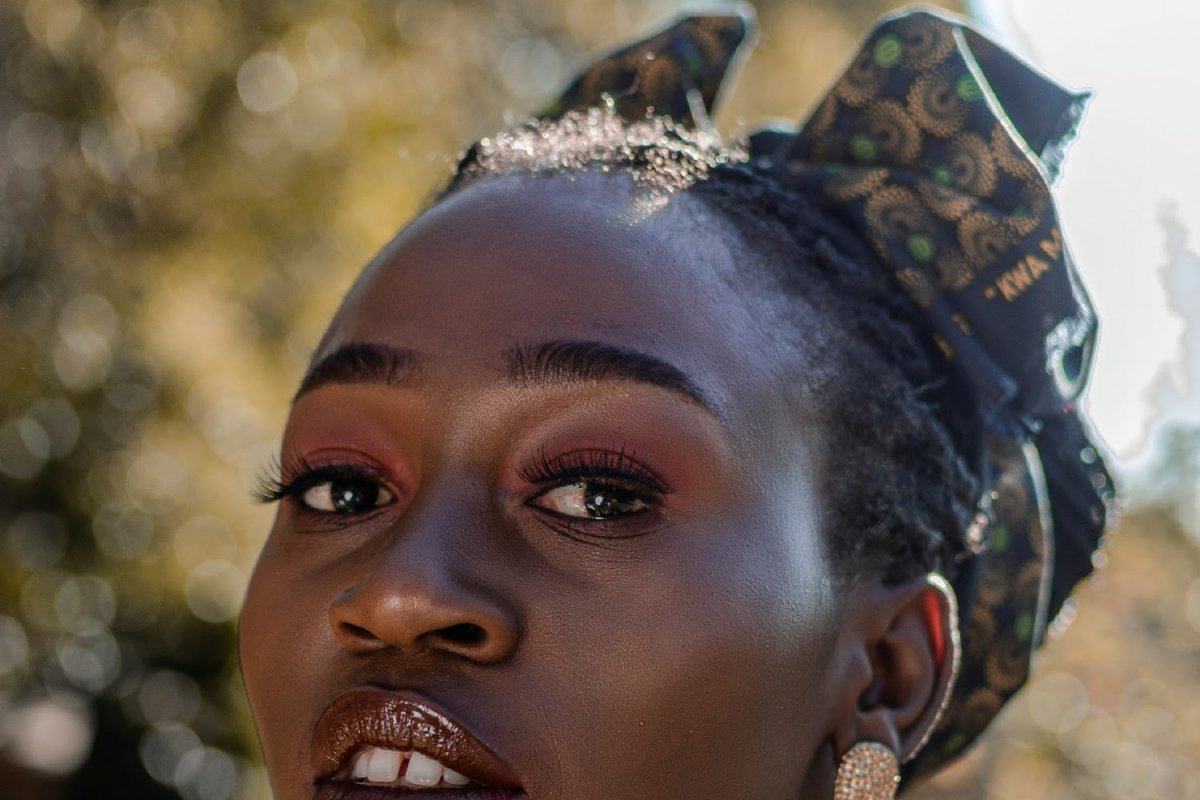 Modelo transgênero de 24 anos é finalista no Miss África do Sul