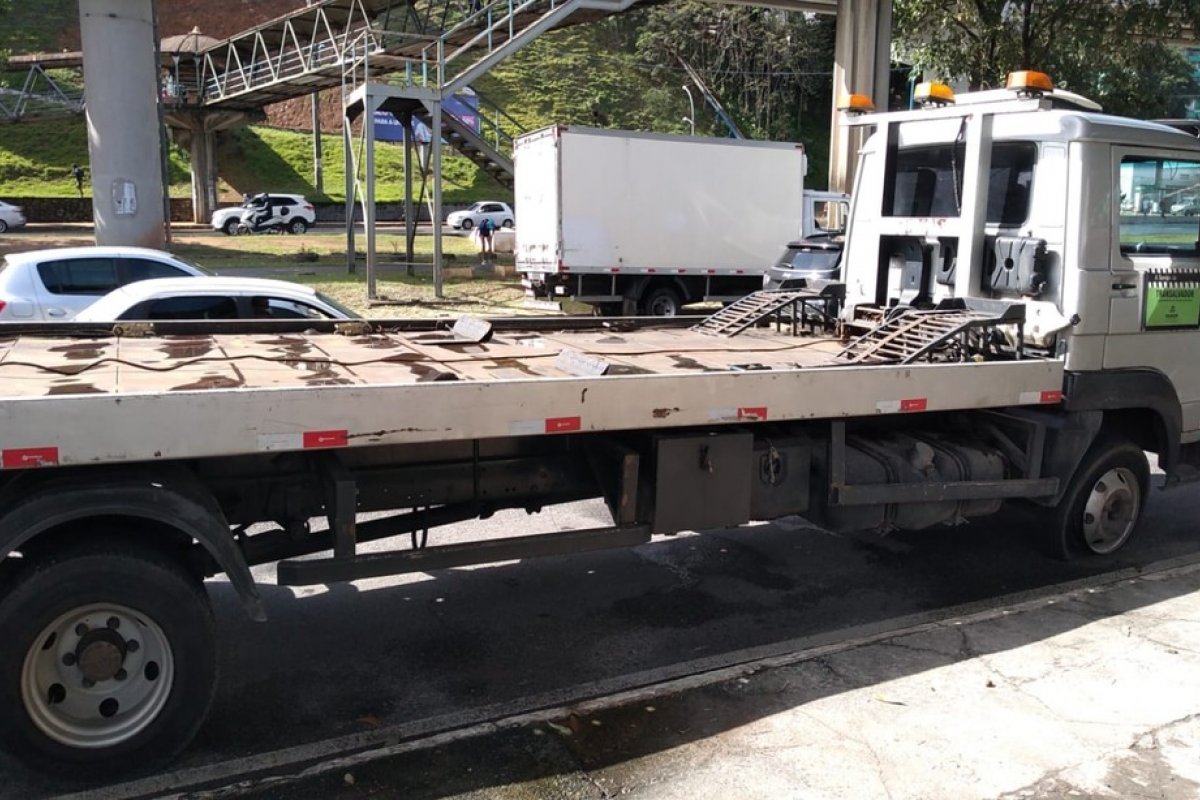 Guincho da Transalvador é atingido por tiros na Avenida Bonocô