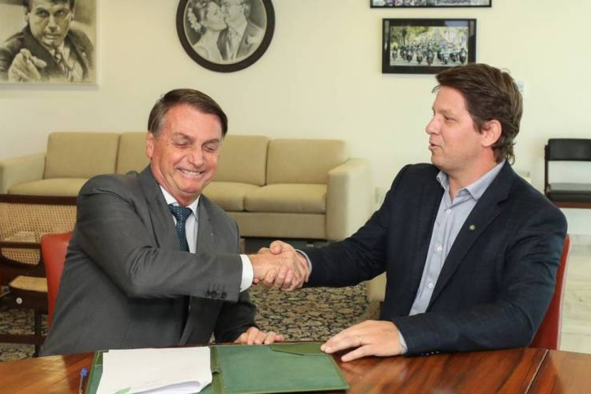 Deputados protocolam projetos para tentar anular decreto que altera Lei Rouanet