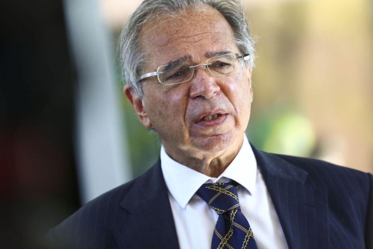 Governo prepara PEC dos Precatórios para parcelamento de dívidas, revela Paulo Guedes