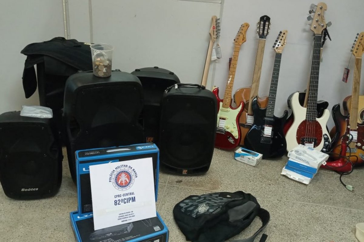 Polícia recupera veículo e instrumentos musicais roubados em Salvador